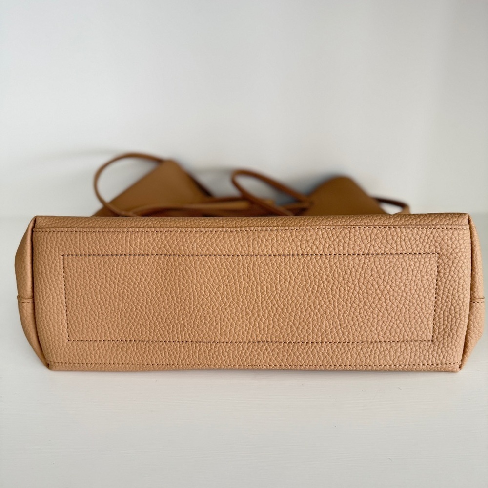8 Other Reasons Tan Slouchy Vegan Leather Bag - Picture 9 of 9